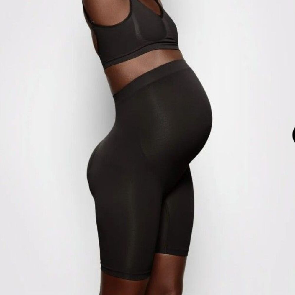SKIMS Women's Maternity Sculpting Shorts Mid Thigh Seamless Shapewear Blk L/XL